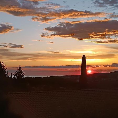 Bastide provençale vue mer à 5 min de la plage Sanary-sur-Mer Extérieur photo